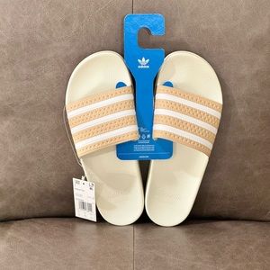 UNWORN- Adidas Originals ADILETTE Slides (Beige and White)
